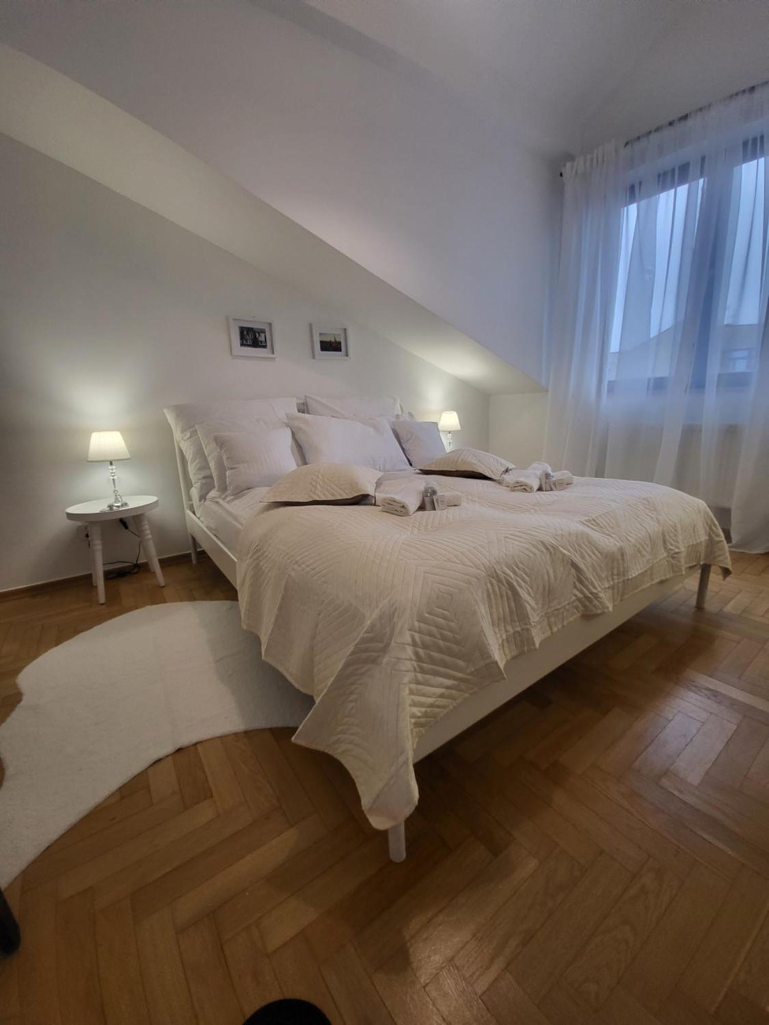 Apartament Kochanowskiego 12 *